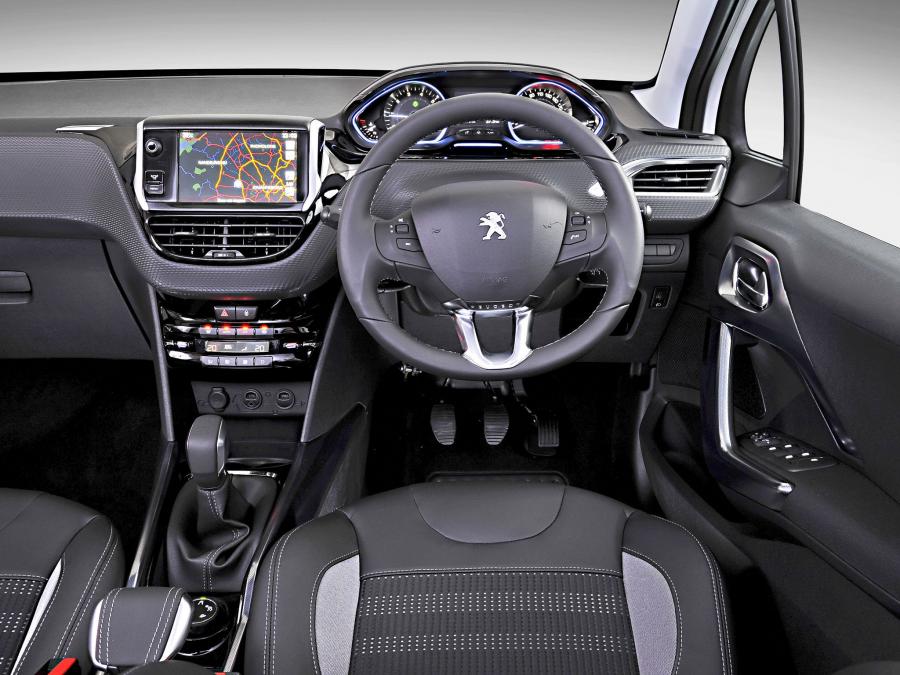  Peugeot 2008 2014 года  (ZA) (фото 9 из 26)